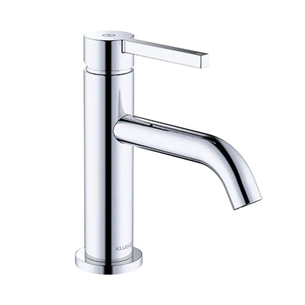 Waschtischarmatur in verchromtem Finish von Kludi, mit schlankem Designs, einer langen Auslauföffnung und einem Hebelgriff zur Steuerung des Wasserflusses.